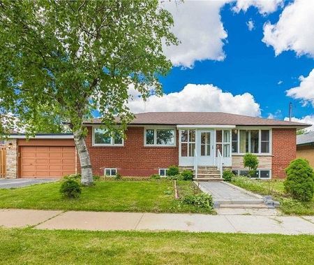 For Lease - 32 Tremely Crescent, Toronto, Ontario - Photo 5