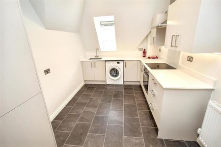3 bedroom apartment to rent - Photo 4
