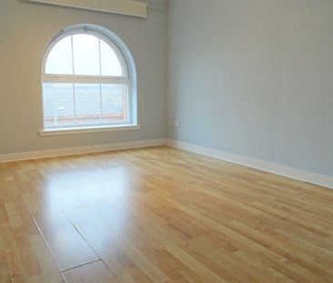 2 Bed Flat, West Street, G5 - Photo 1