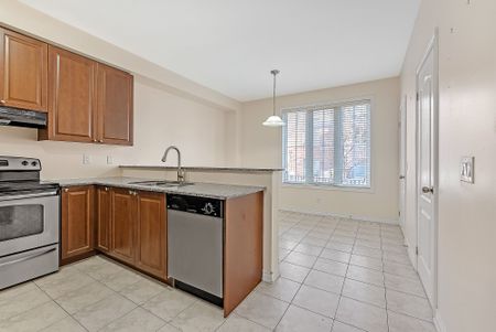 For Lease - 7 Cailiff Street, Brampton, Ontario - Photo 3