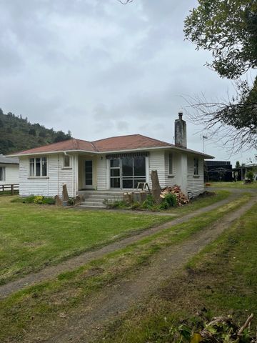 Awesome Value Three Bedrooms Plus Garage - Photo 5