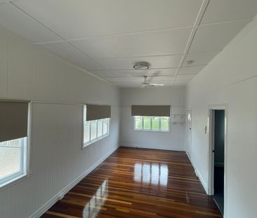 Welcome to 2/42 Macrossan Street - a neat and comfortable townhouse... - Photo 1