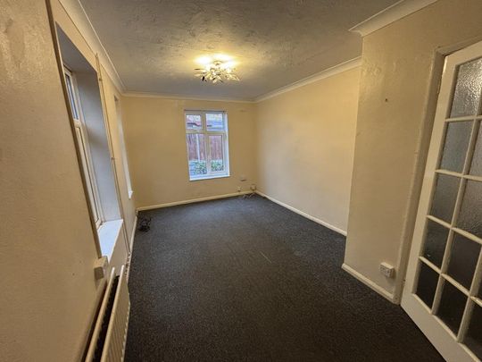 2 bedroom end of terrace house to rent - Photo 1