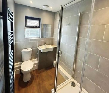 2 bedroom semi-detached house to rent - Photo 6