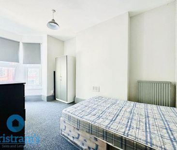 8 bed Semi-Detached House for Rent - Photo 2