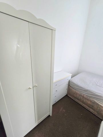 1 Bed Flat, Bentley Road, L8 - Photo 2