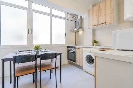 Carrer de Sant Pius X, Valencia, Valencian Community 46017 - Photo 3