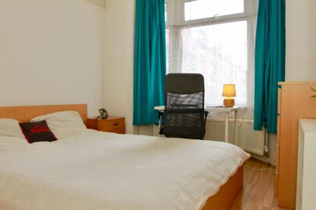 Harrow Road (4 bed) - Photo 5