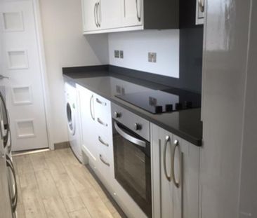 1 bedroom Flat To Let - Photo 3