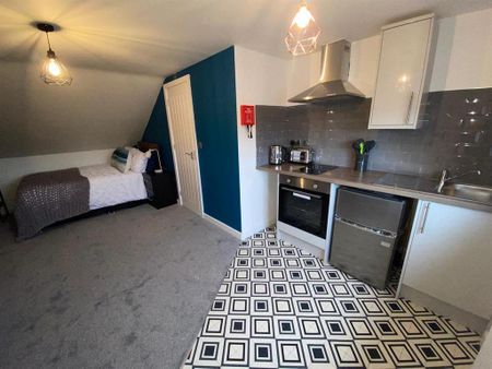 1 bedroom in a house share to rent - Photo 5