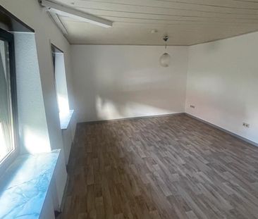 Großzügige 2 Zimmer Wohnung mit Vordergarten in Mannheim Schönau - Foto 1