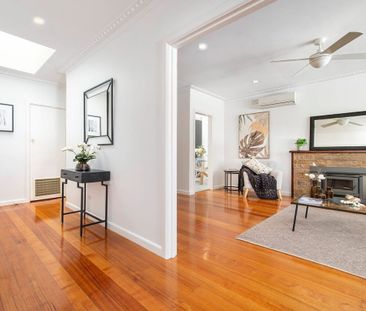 Spacious & Sophisticated Family Living in Blackburn North - Photo 6