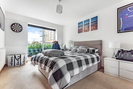 Flat to rent - Mill Pond Road, Dartford, DA1 - Photo 4