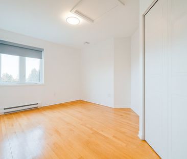 2169 Rue du Sorbier, Sainte-Julie, QC J3E - Photo 4