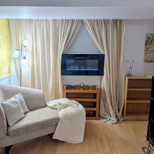 Batcheleur Grand 2 1/2 , Entièrement meublé, clé en main ! (Secteur Boisé du Golf) Secteur Privilégié ! - Photo 2