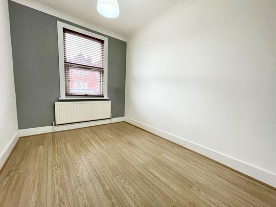 4 bedroom terraced house to rent - Photo 1