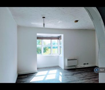 Studio to rent - Photo 6