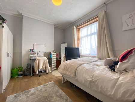 Cathays Terrace, Cathays - Photo 3
