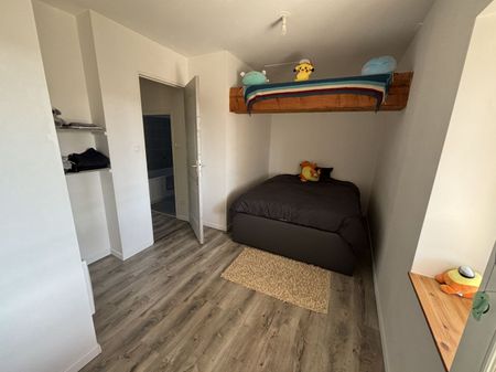 Location Maison 2 pièces 49m² MANZIAT 01570 - Photo 2