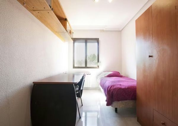 Plaza de Coímbra, Madrid, Community of Madrid 28025