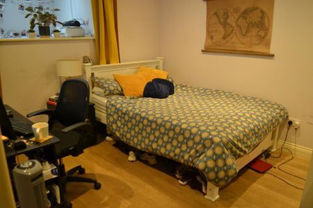 5 bedroom flat to rent - Photo 2