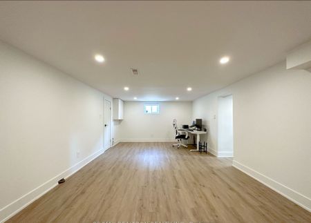 For Lease - 217 Van Dusen Boulevard, Toronto, Ontario - Photo 4