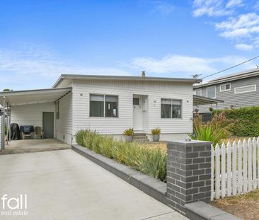 Beachside Living, Lovely Home in South Arm - Photo 2