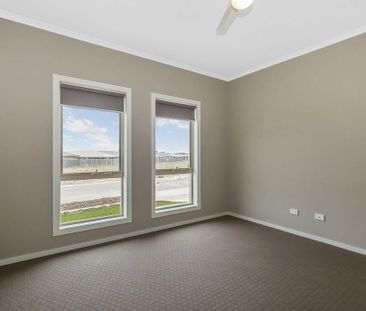 Stunning low maintenance home - Photo 1