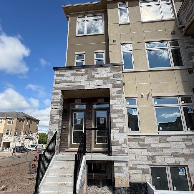 For Lease - 933 North Waterdown Drive, Hamilton, Ontario - Photo 1