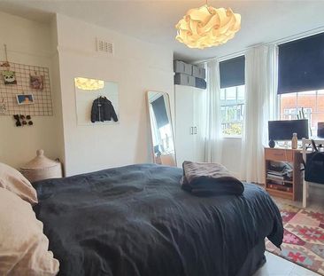 3 bedroom apartment to rent - Photo 4