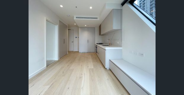 Spacious Apartment at Golden Position (Lease Transfer with Extension Possible) - Photo 1