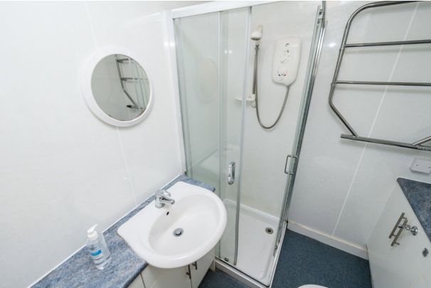 6 Bed Terraced House, Calsayseat Road, AB25 - Photo 1