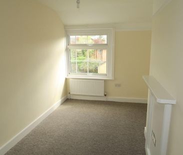 3 bedroom flat to rent - Photo 5