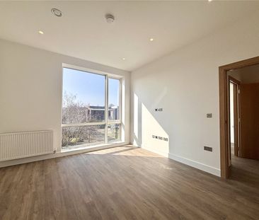 Roop House, Fleet, Hampshire, GU51 - Photo 1