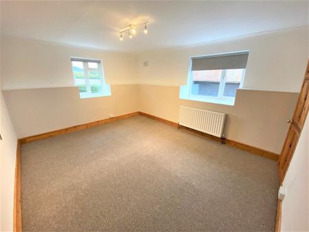 6 bedroom detached house to rent - Photo 4