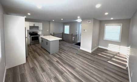 For Lease - 162 PENETANGUISHENE Road Unit# Garden Suite, Barrie, Ontario - Photo 4