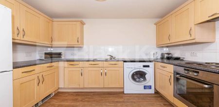 1 Bedroom, 1 bath, 1 reception Apartment - Photo 4