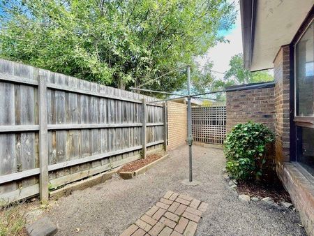 2/11 Freeman Street, Ringwood East - Photo 2