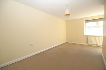 West Wycombe Road, High Wycombe - Photo 5