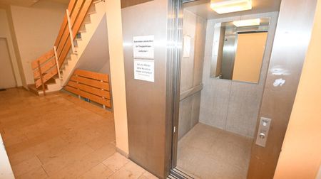 Kleine 2-Zimmer-Wohnung ohne Balkon! Zentrale Lage in der Innenstadt von Neumarkt, Rosengasse - Foto 2