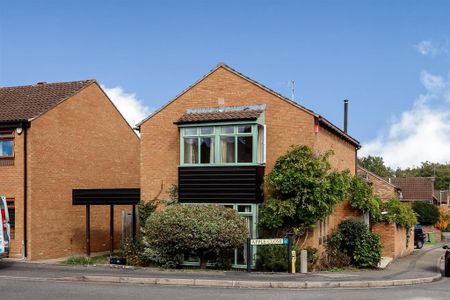 4 bedroom detached house to rent - Photo 3