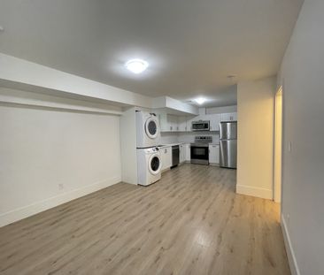 Newer 2 Bedroom Basement Suite in Grandview South Surrey - Photo 4