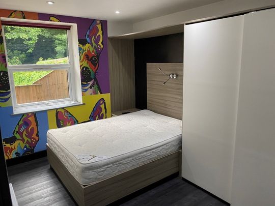 65 Newsome Road, Huddersfield, HD4 - Photo 1