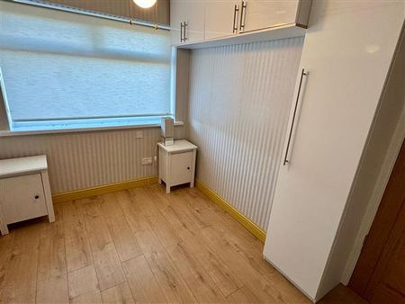 3 Bedroom Cluster House For Rent in The Links, Manchester - Photo 3