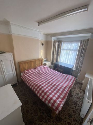 Room in a Shared House, Warwards Lane, B29 - Photo 2