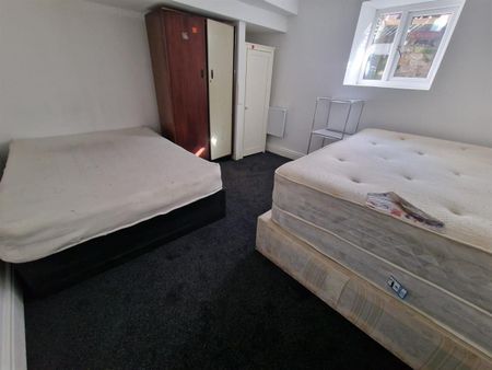 Burley Lodge Road, Leeds - Photo 3