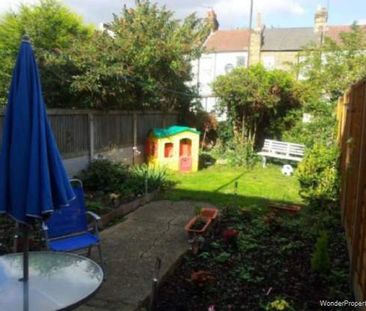 2 bedroom property to rent in London - Photo 5