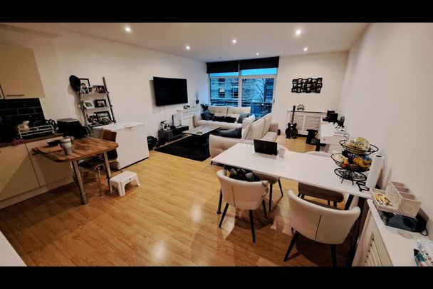 Room in a Shared Flat, Glasgow Harbour Terraces, G11 - Photo 1