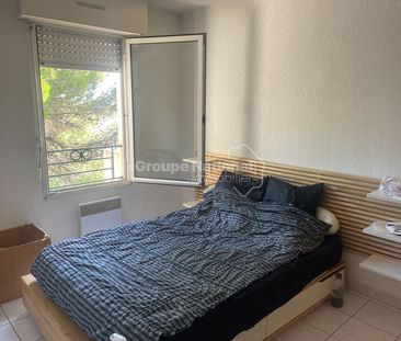 Appartement -T2 - VILLENEUVE LES AVIGNON, - Photo 2