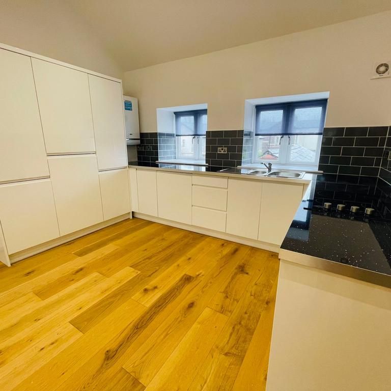 2 bedroom property to rent - Photo 1